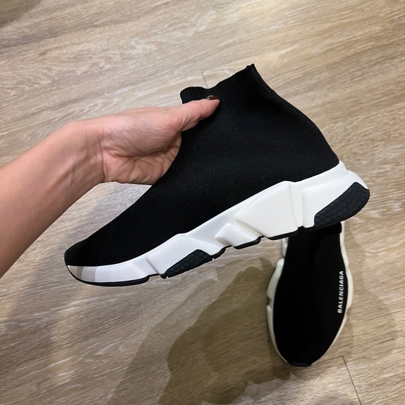 Balenciaga: SPEED RECYCLED KNIT SNEAKER IN BLACK/WHITE - Picture 3 of 10